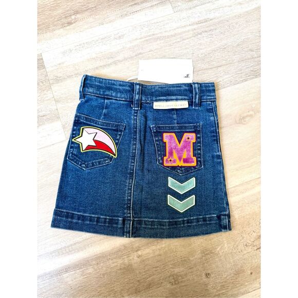 NWT Stella McCartney Kids “Varsity Badges Denim Skirt". Size 3 toddler - Picture 5 of 12